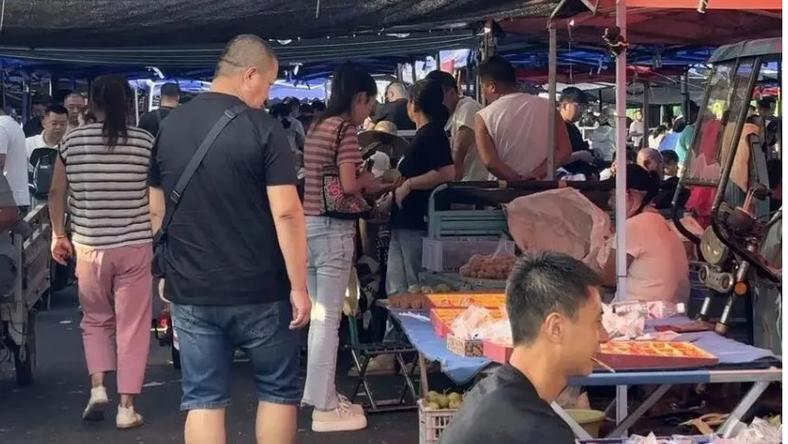 年轻人爆改文玩江湖,一对核桃卖几十万?